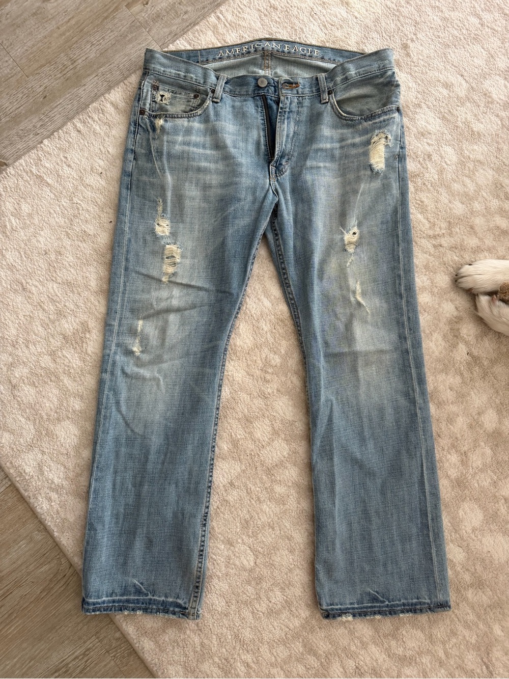 American Eagle Outfitters Men's Light Blue Distressed Straight Jeans